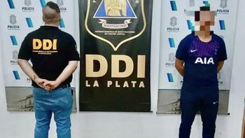 Detuvieron a un boxeador que se peleó en un partido de fútbol y le quebró la mandíbula a un rival Detuvieron a un boxeador que se peleó en un partido de fútbol y le quebró la mandíbula a un rival