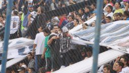 El lapidario pedido de los hinchas de la Lepra