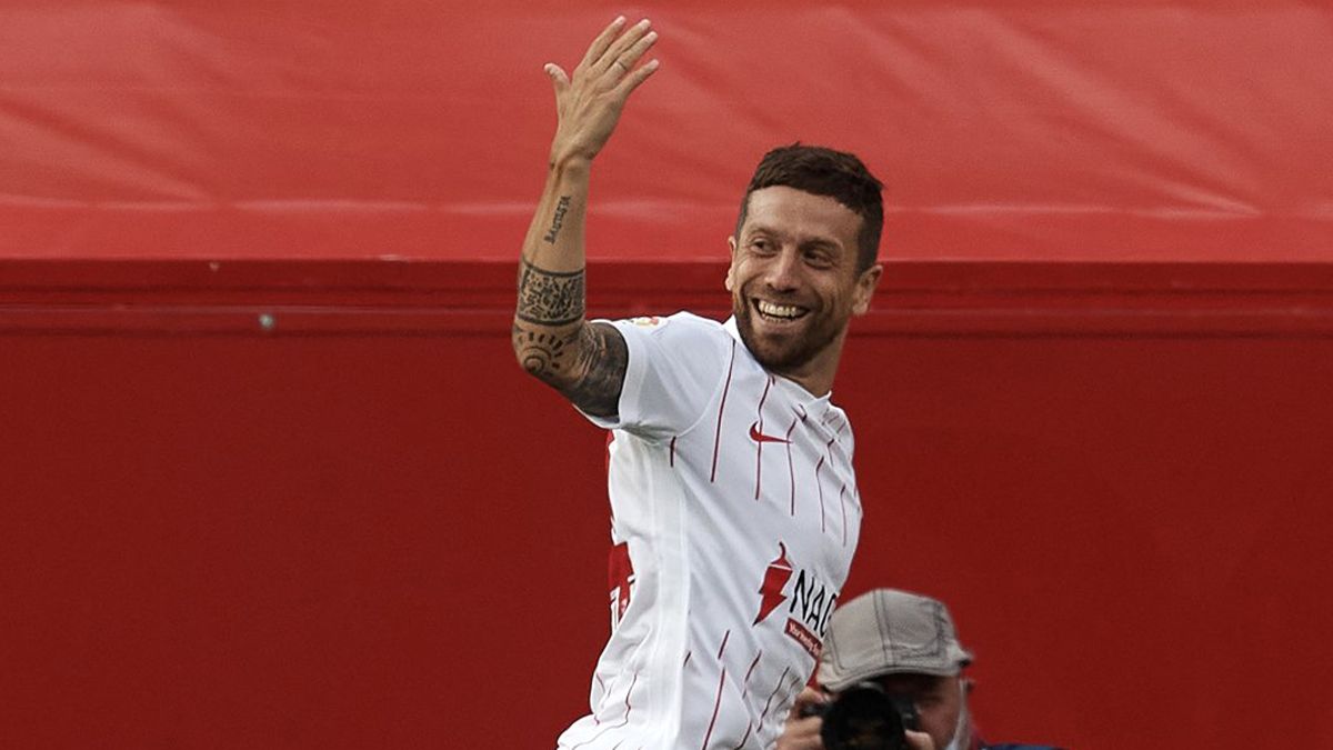 Con gol del Papu Gómez, Sevilla logró una gran victoria