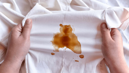 Decile adiós a las manchas de grasa en tu ropa con este simple y efectivo truco casero
