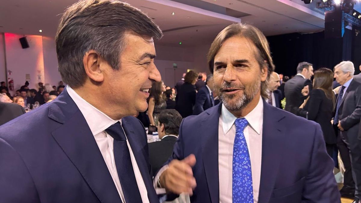 Omar De Marchi junto al presidente Luis Lacalle Pou. Omar De Marchi junto al presidente Luis Lacalle Pou.