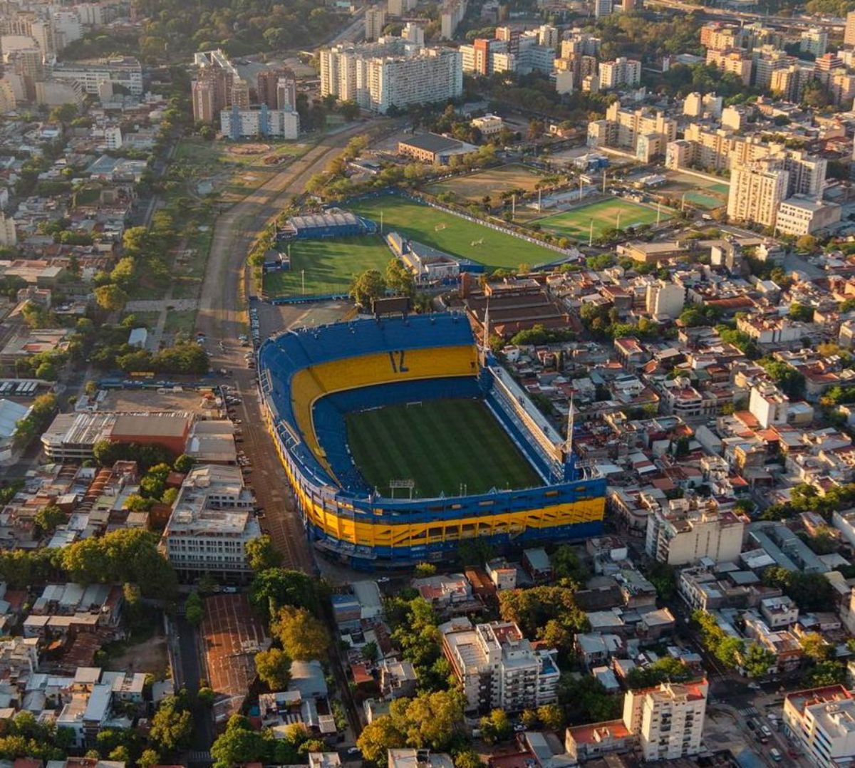 Juan Román Riquelme impulsa una nueva reforma de La Bombonera. Juan Román Riquelme impulsa una nueva reforma de La Bombonera.
