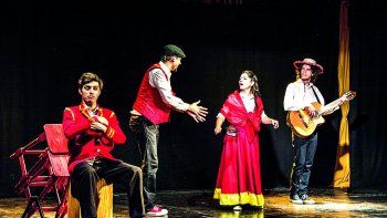 El humor de una familia teatral que se resiste al olvido
