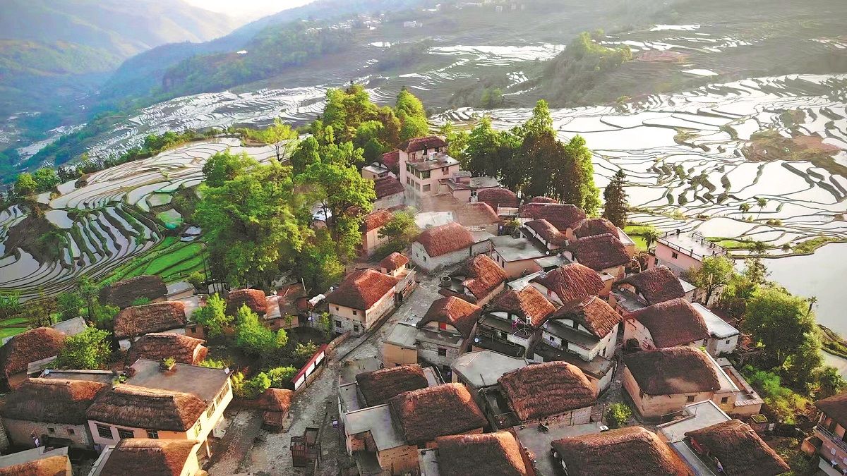 Cabañas de hongos” en la cima de terrazas de arroz en Azheke