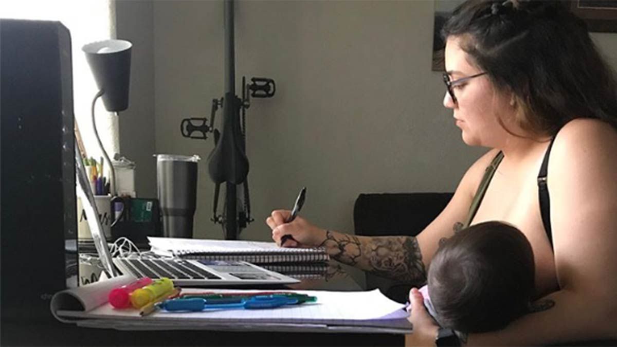 Incomprensible. Un profesor prohibió que amamanten a una bebé.