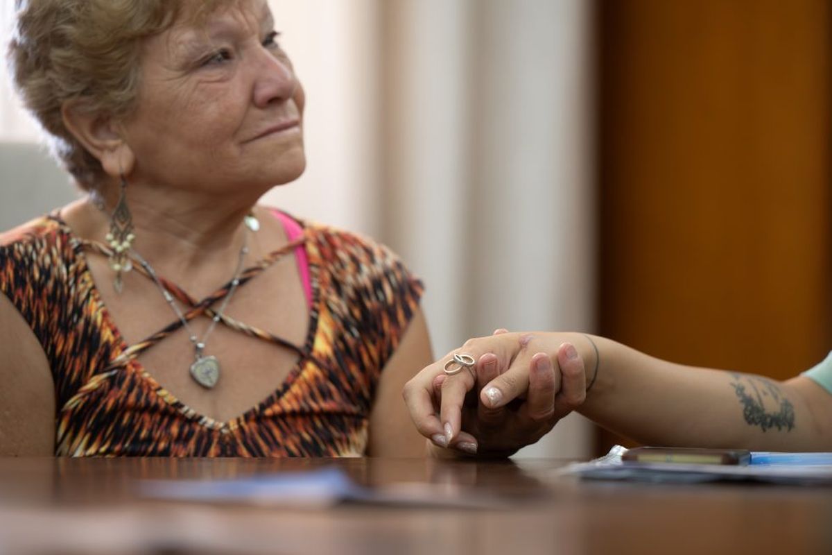 Mirta, durante el encuentro con su hija Angelina. Mirta, durante el encuentro con su hija Angelina.