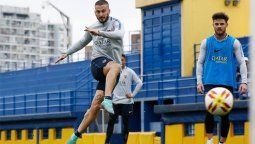 Benedetto y Gago tienen chances de regresar
