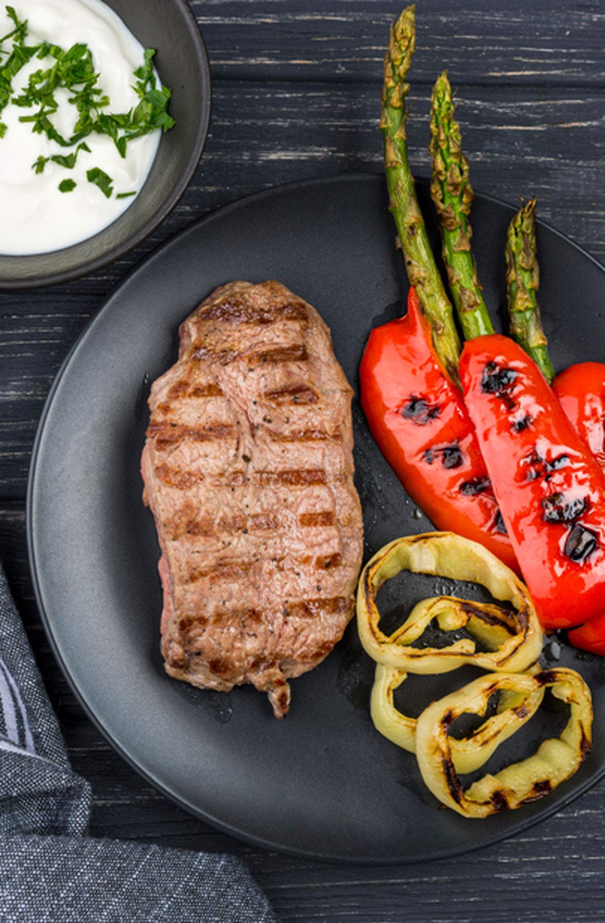 Siempre es mejor acompañar la carne con verduras y evitar las frituras. Siempre es mejor acompañar la carne con verduras y evitar las frituras.