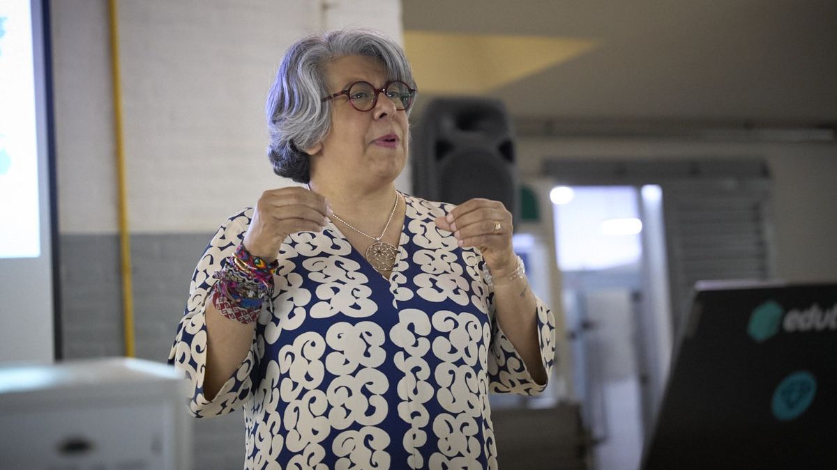 Martha López de Makinen es finlandesa pero sus padres eran mexicanos. Esta mixtura cultural le permitió replicar al mundo, una innovadora herramienta de enseñanza, a partir de las nuevas tecnologías. Martha López de Makinen es finlandesa pero sus padres eran mexicanos. Esta mixtura cultural le permitió replicar al mundo, una innovadora herramienta de enseñanza, a partir de las nuevas tecnologías.