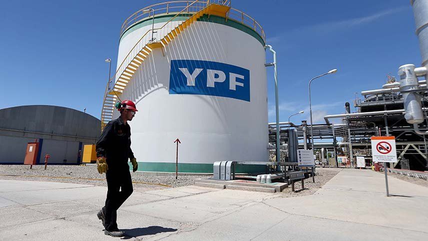 YPF abrió los retiros voluntarios por la crisis: la oferta incluye doble indeminación y mejora en la base del cálculo