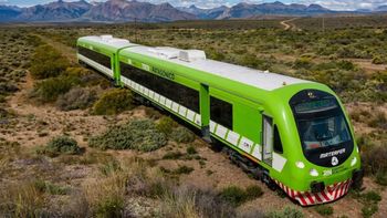 Así es el impresionante tren argentino que une el mar con la montaña: el precio de un pasaje