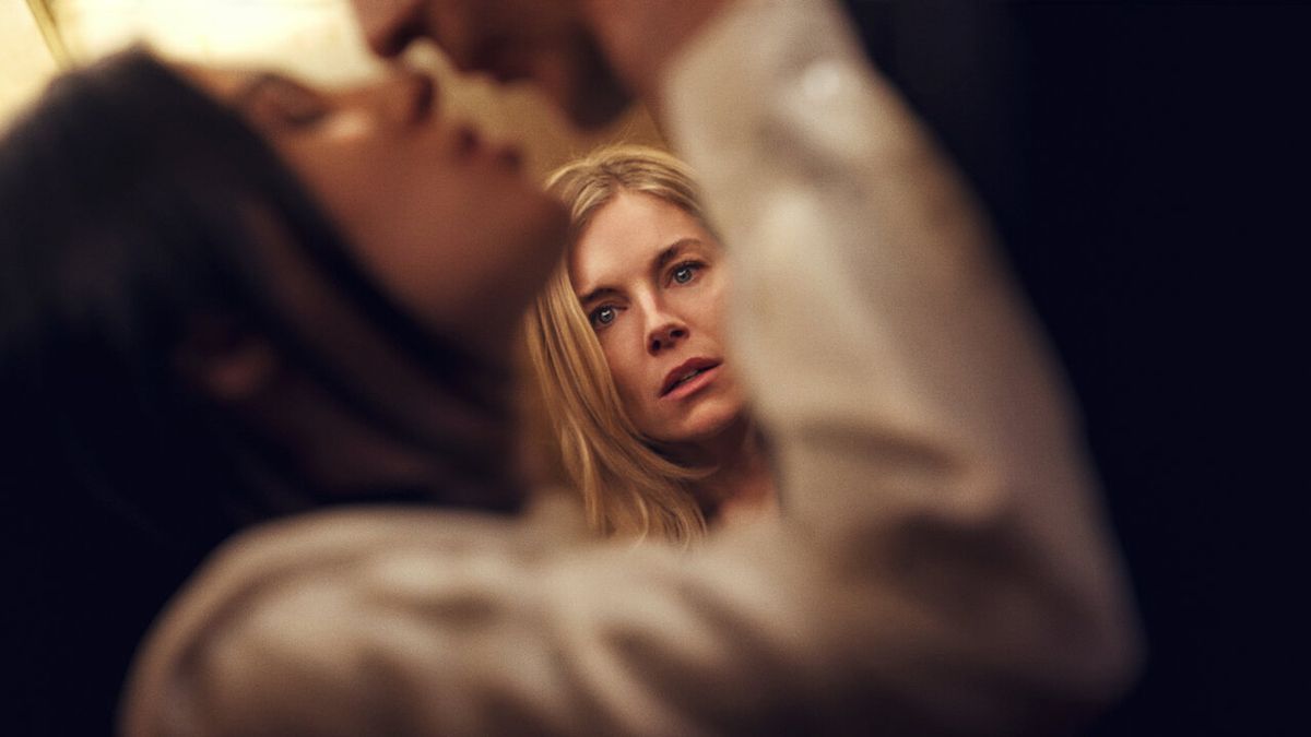 "Anatomía de un escándalo", la miniserie de Netflix que no te dejará mover del sillón. "Anatomía de un escándalo", la miniserie de Netflix que no te dejará mover del sillón.