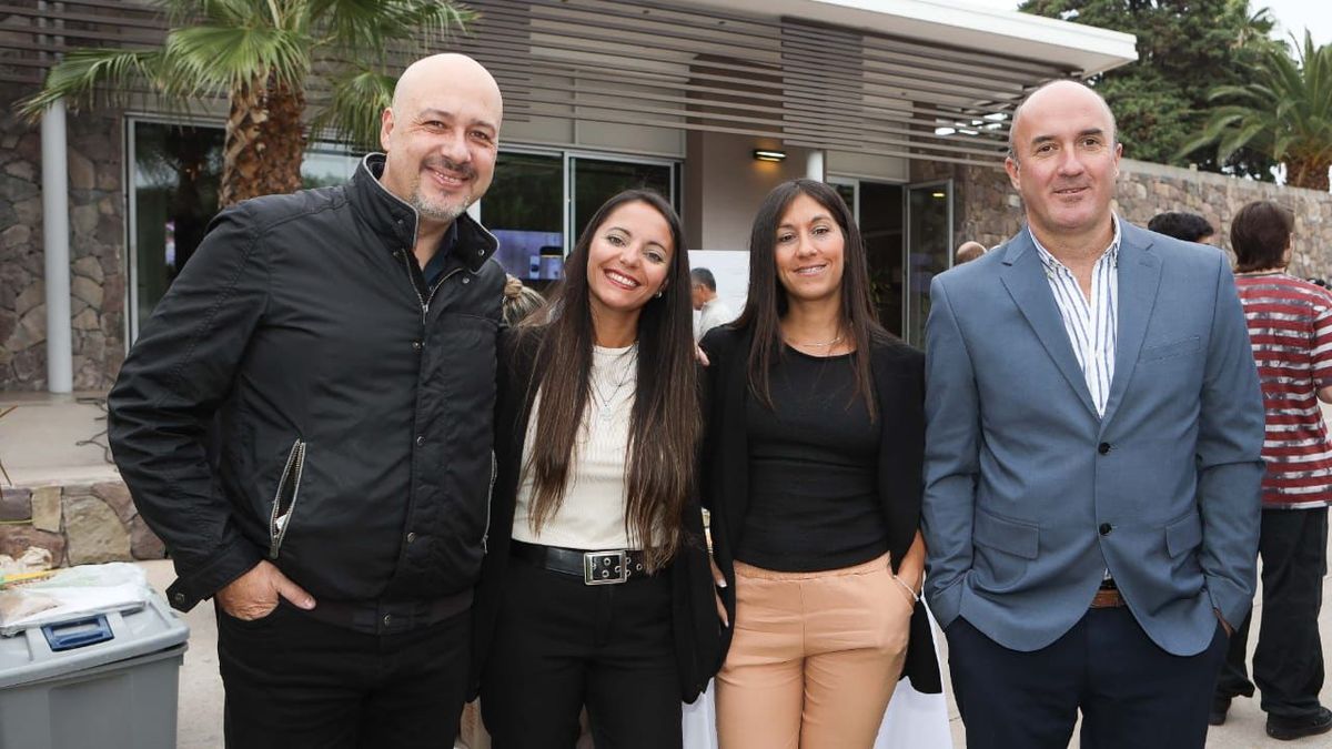Adrián López, Natalia Bueno, Paola Córdoba y Agustín Palacios. Adrián López, Natalia Bueno, Paola Córdoba y Agustín Palacios.