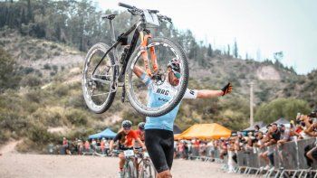 Catriel Soto y Laura Bugarín volaron en el Parque Deportivo de Montaña