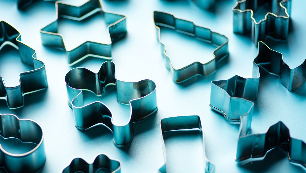 Si tienes viejos moldes o cortantes de repostería, aprende a reciclarlos con esta idea de decoración