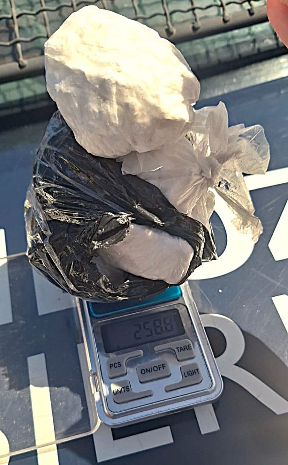 La cocaína secuestrada al jockey Cristian López. La cocaína secuestrada al jockey Cristian López.