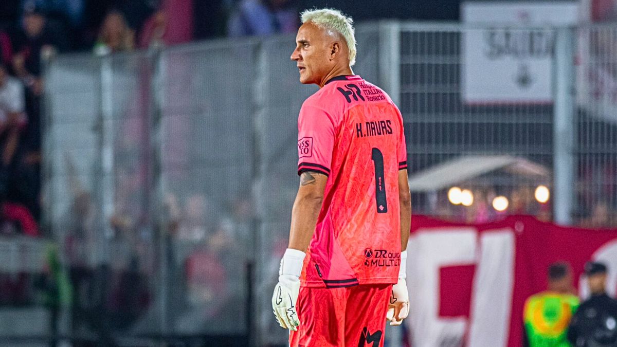 Keylor se despidiò de Newells en las redes.