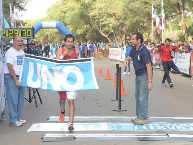 Francisco Sanzana se quedó con la Maratón Internacional Mendoza 2012