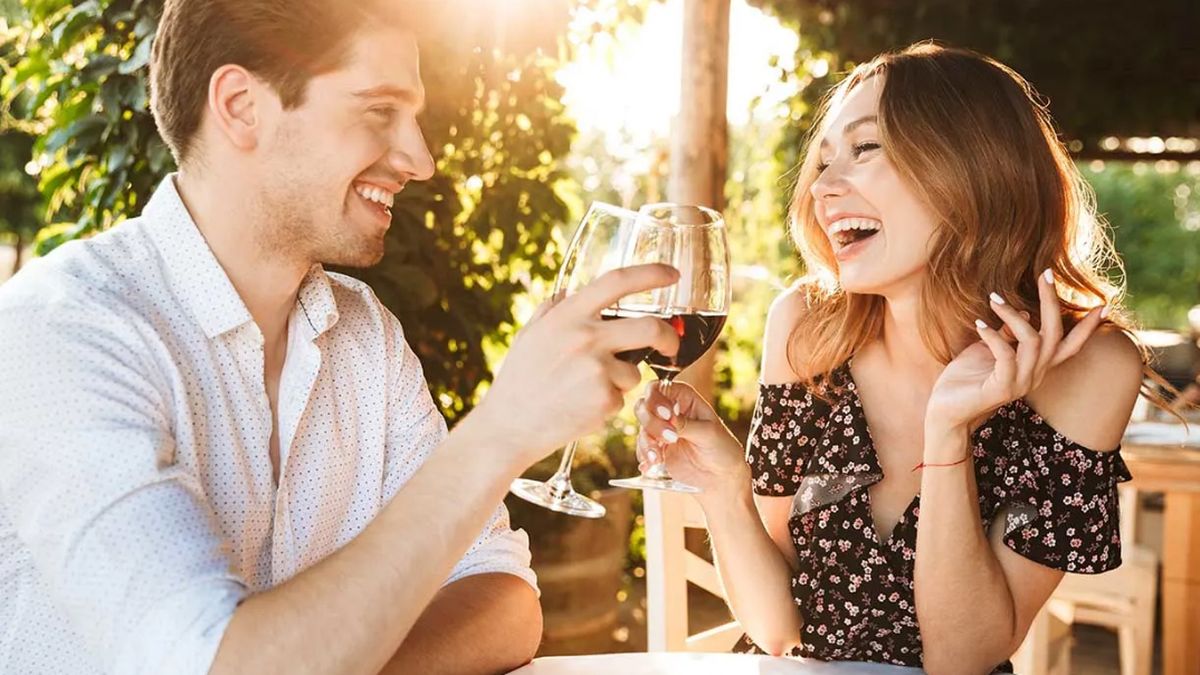 Cómo conquistar a un hombre en la primera cita. Cómo conquistar a un hombre en la primera cita.
