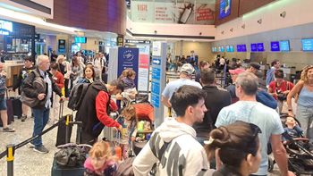 Anunciaron una millonaria inversión para modernizar 13 aeropuertos, incluidos Mendoza y San Rafael Anunciaron una millonaria inversión para modernizar 13 aeropuertos, incluidos Mendoza y San Rafael