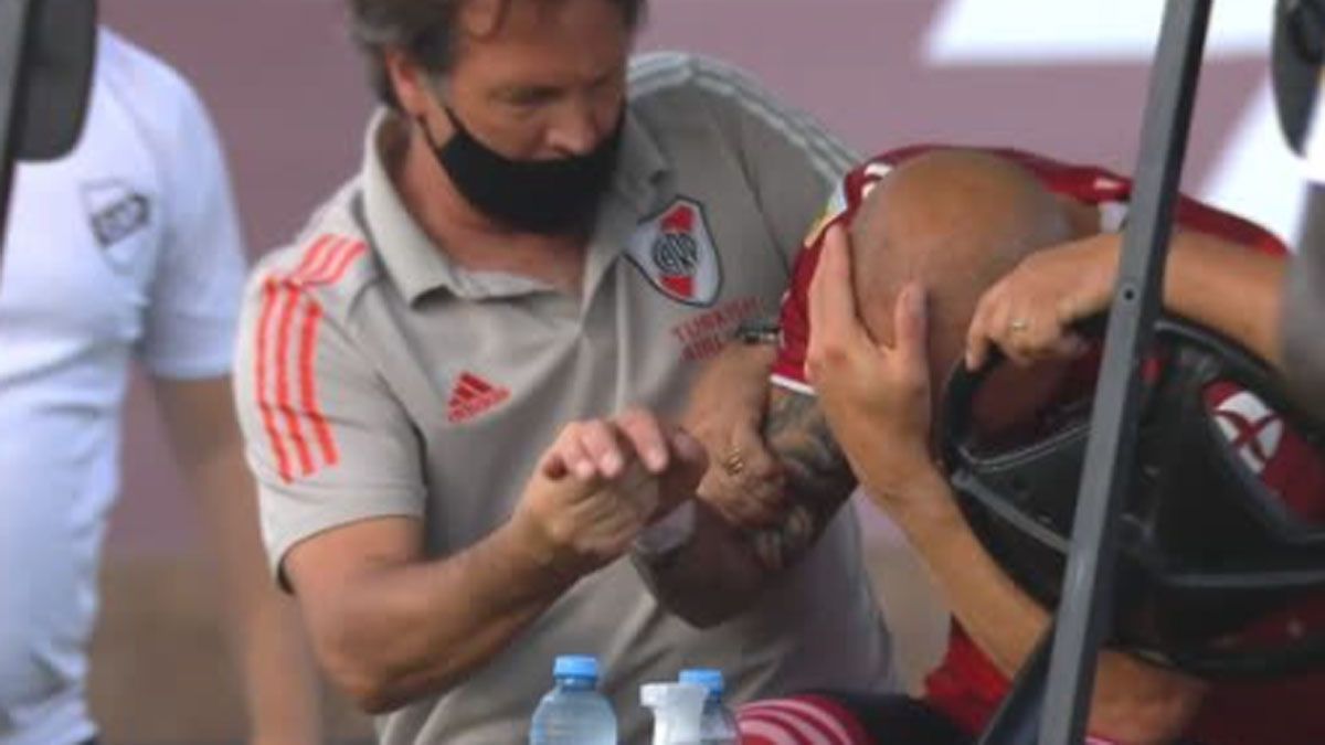 La espantosa lesión de Javier Pinola