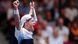 Schwartzman eliminó al top ten ruso Khachanov y es semifinalista en Viena