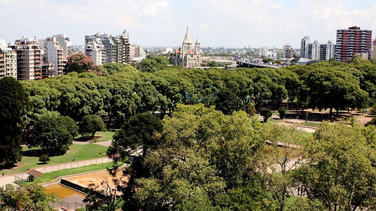 En CABA se podrían multiplicar los espacios verdes modificando las estructuras de lugares desocupados. (Foto: Gobierno de la Ciudad de Buenos Aires)