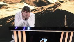 Santiago del Moro, sorprendido tras anunciarse él mismo que había ganado el Martín Fierro de Oro 2025.