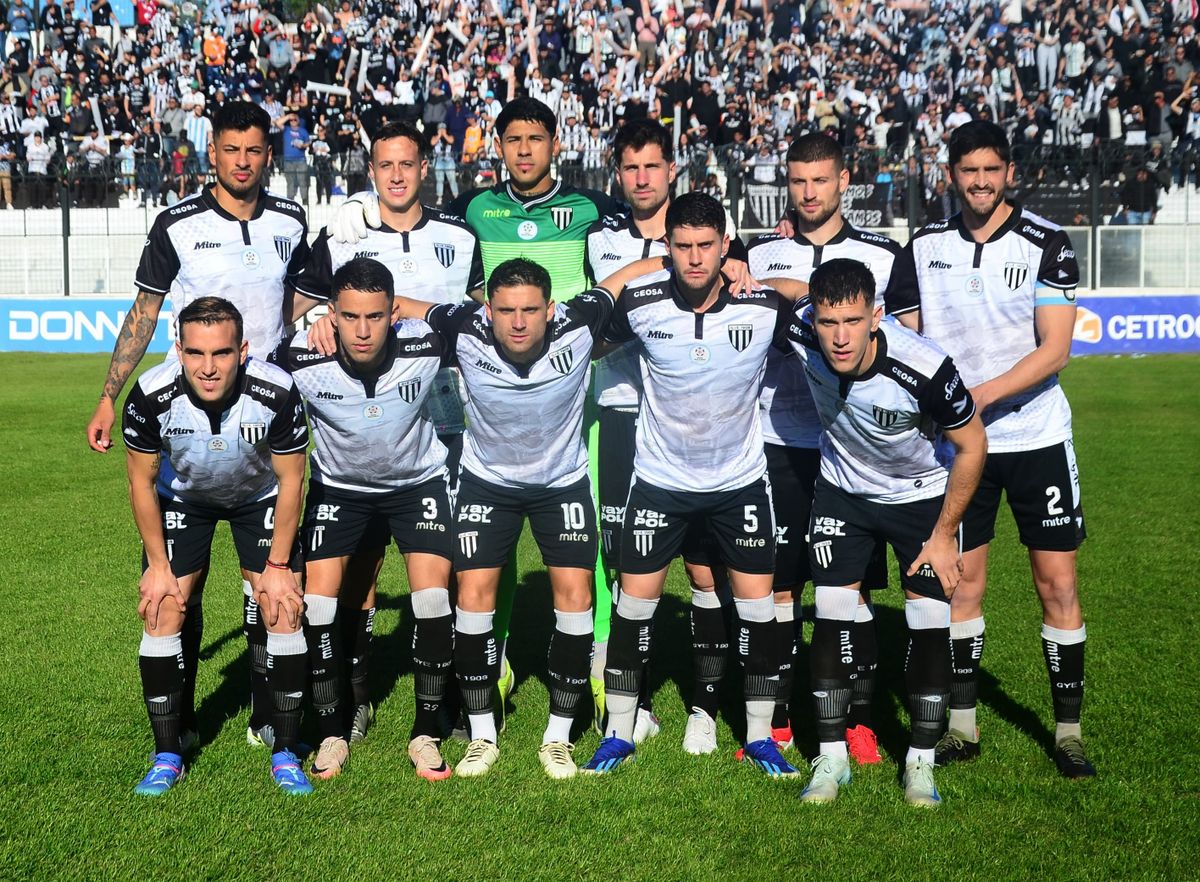 Gimnasia es puntero tras ganar con el gol de Muñoz.