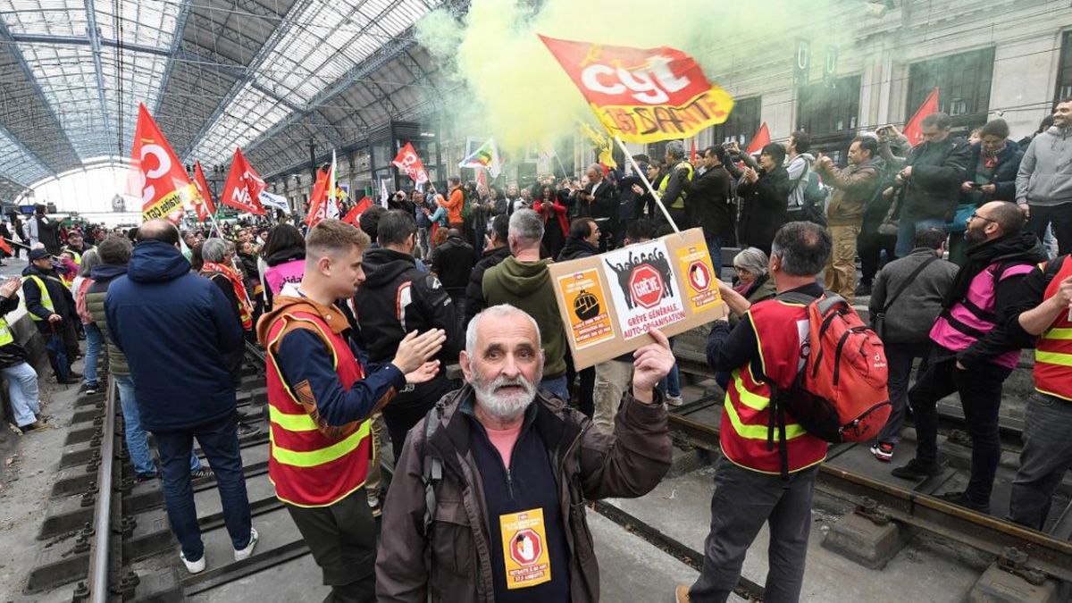 Las protestas en París y distintas ciudades de Francia recrudecen en rechazo a la reforma del sistema de jubilaciones