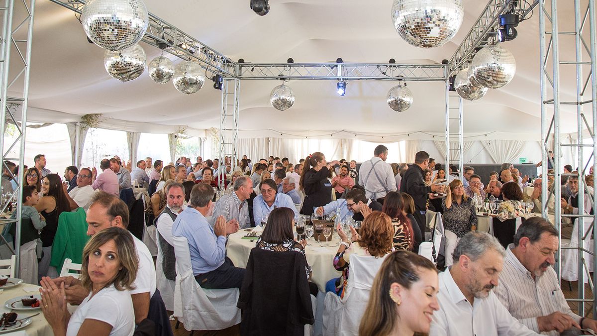 Asistieron más de 150 profesionales de la agrimensura a la celebración.