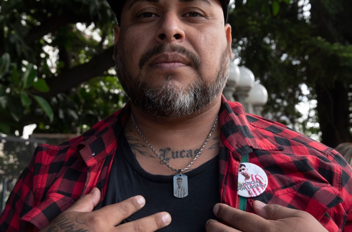 Mario "Peca" González, el papá de Lucas, aseguró que los policías imputados por el crimen llamaron a los jóvenes "villeros" y "negritos"