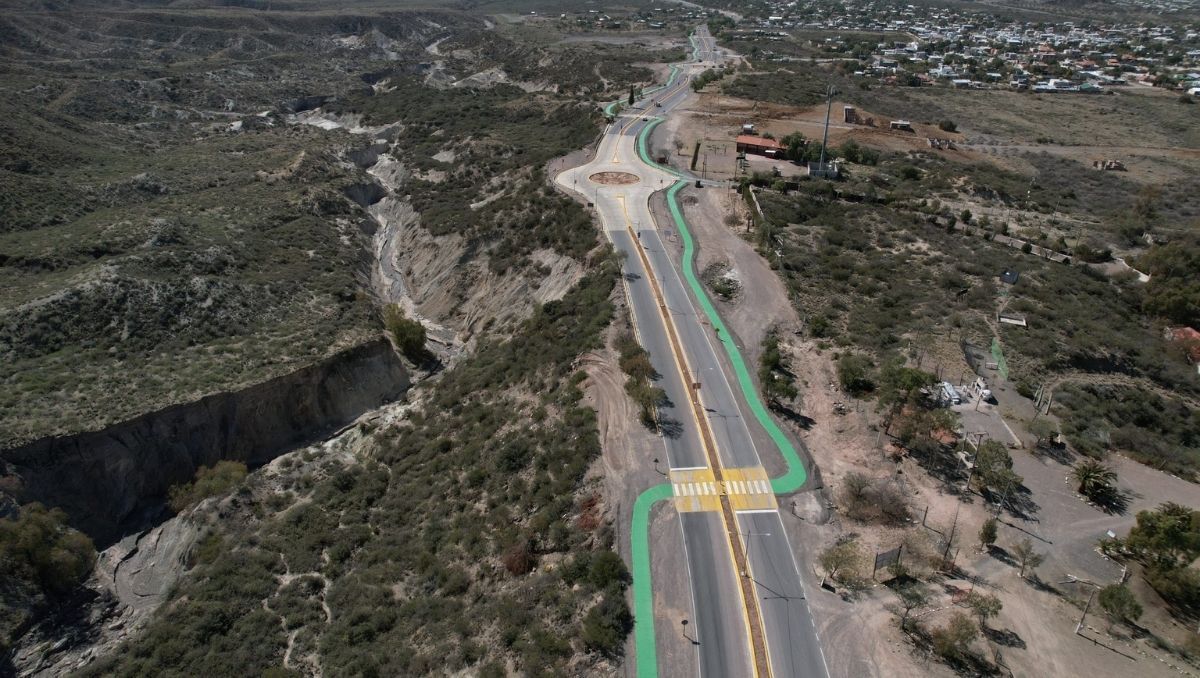 Así quedaron la bicisenda, los pasos peatonales y las rotondas del circuito de El Challao. Así quedaron la bicisenda, los pasos peatonales y las rotondas del circuito de El Challao.