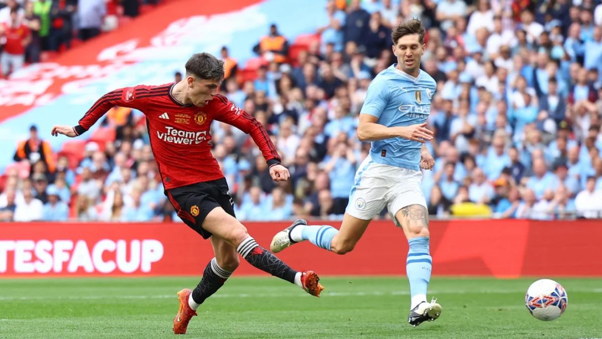 A la media hora de juego Alejandro Garnacho abrió el marcador en la final y puso en ventaja al Manchester United. A la media hora de juego Alejandro Garnacho abrió el marcador en la final y puso en ventaja al Manchester United.