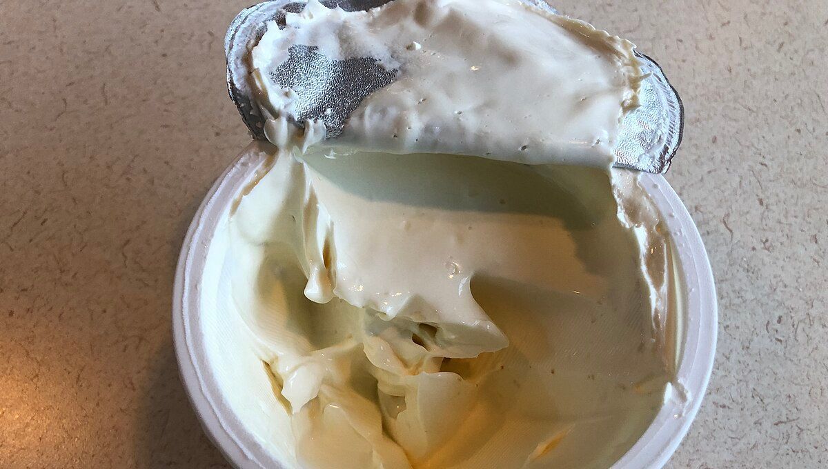 Cómo sacar correctamente la tapa protectora de los alimentos sin que se rompa