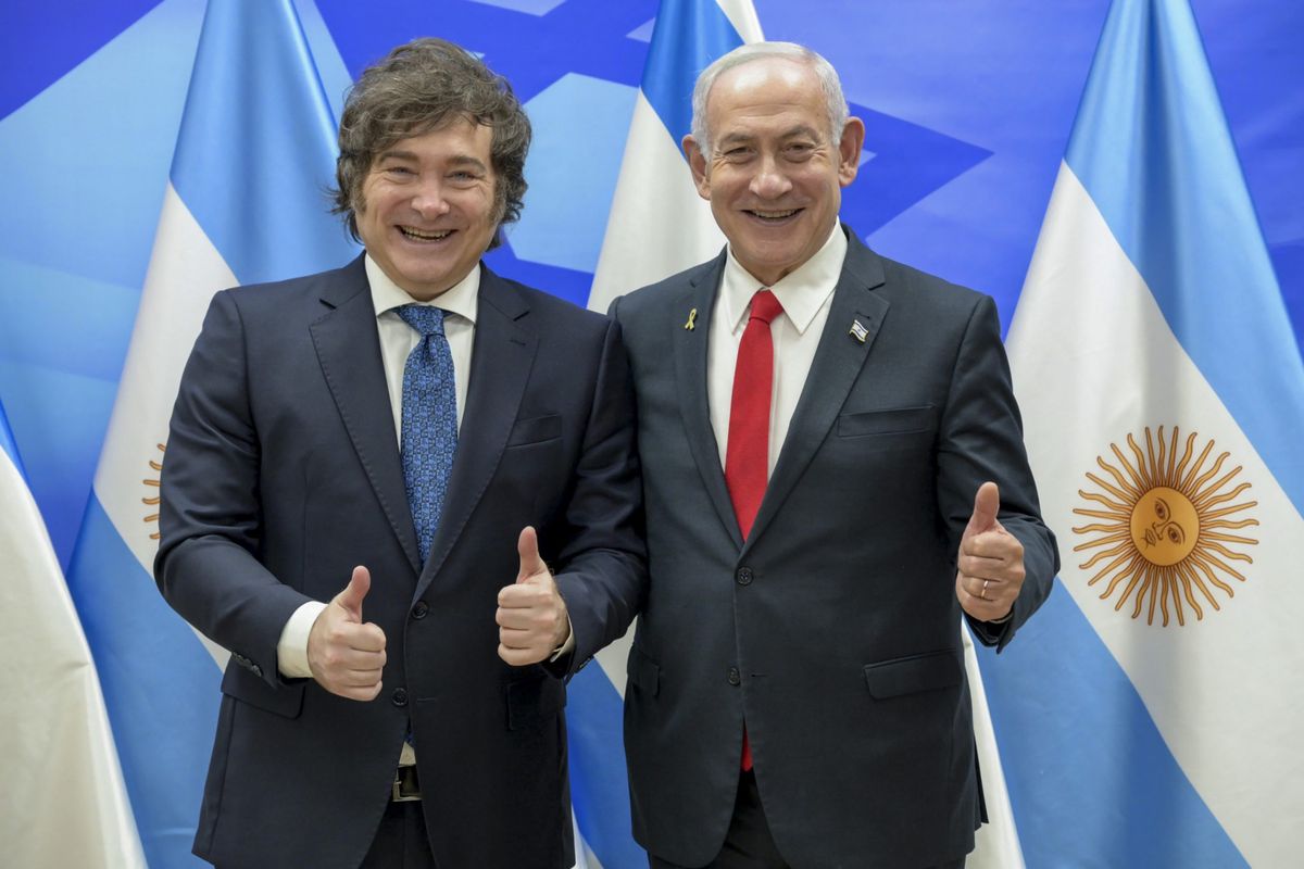 Javier Milei y Benjamin Netanyahu tras la firma de un acuerdo contra el terrorismo.