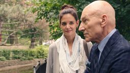 Katie Holmes y Patrick Stewart le dan vida a La última nota, una fantástica película de Netflix.