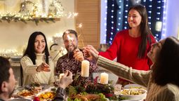 No siempre las fiestas son un momento de felicidad. Para muchos,  representan un punto de quiebre emocional. Crédito: Freepik.