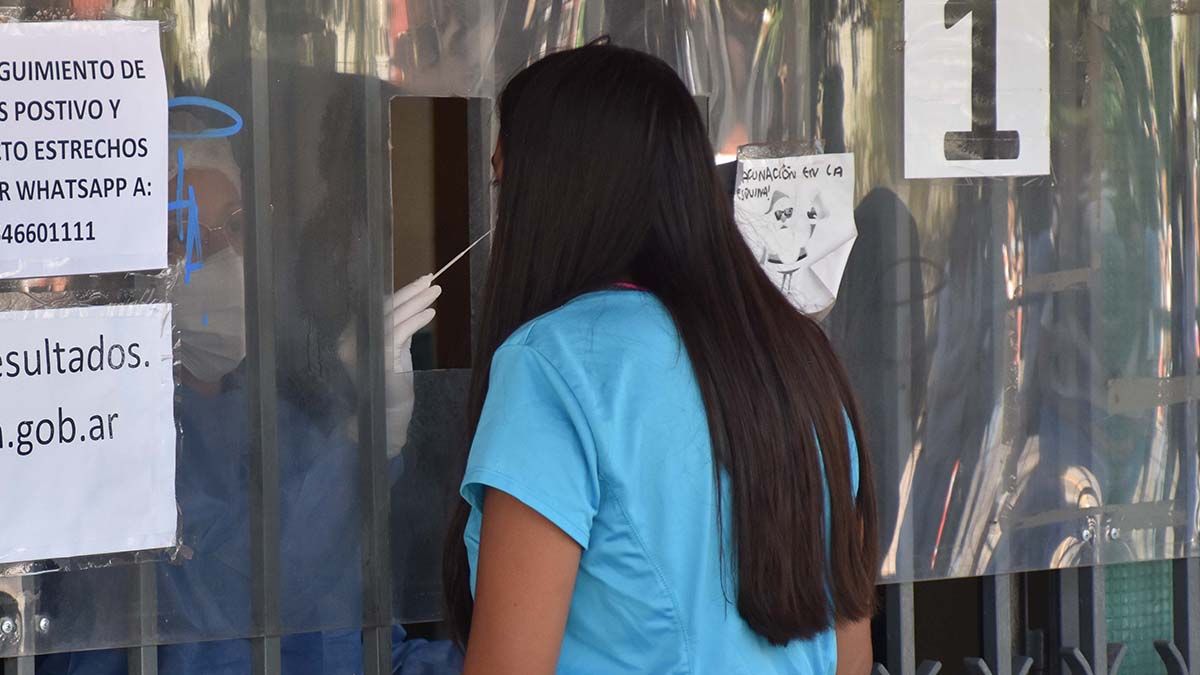 Se registraron más de 120 mil nuevos casos de Covid en Argentina.