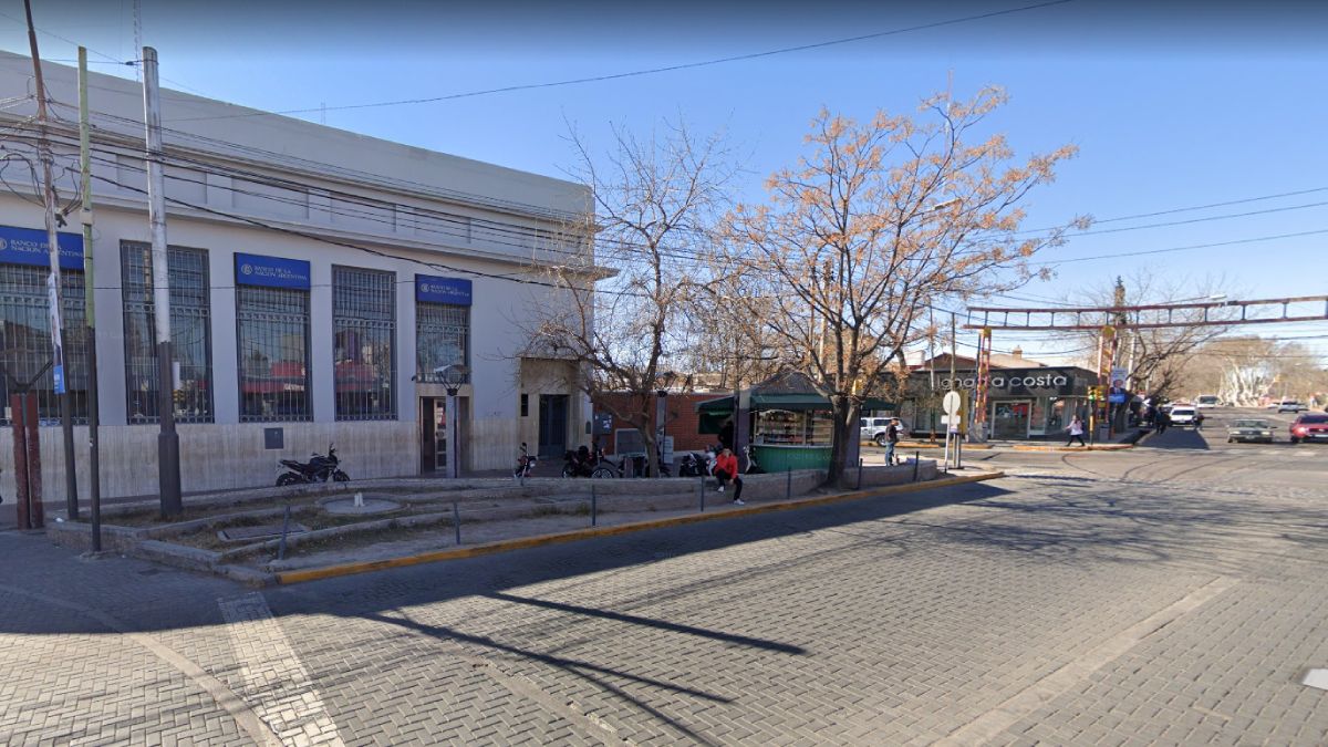 El objetivo de los ladrones no estaba centrado en el movimiento bancario, sino en los vehículos estacionados en las cercanías.