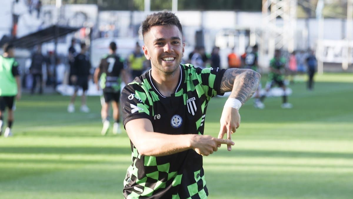 Nicolás Romano es uno de los goleadores de Gimnasia y Esgrima. Nicolás Romano es uno de los goleadores de Gimnasia y Esgrima.