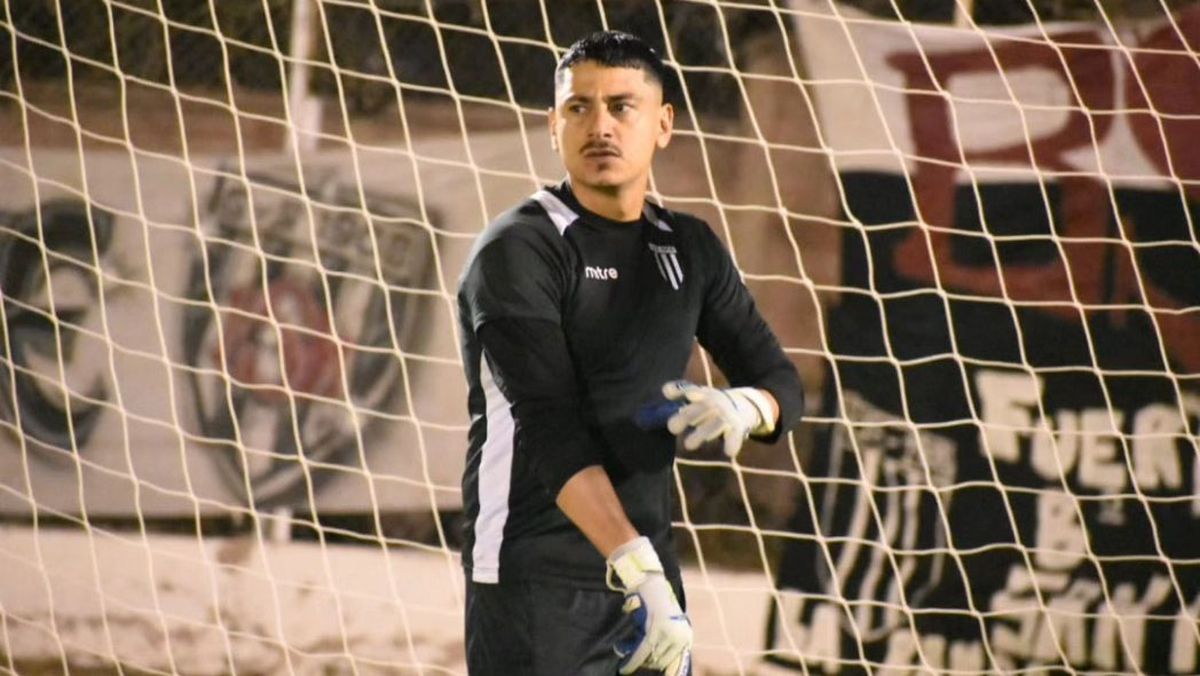 El arquero Brian Olivera es una de las figuras de Gimnasia y Esgrima.