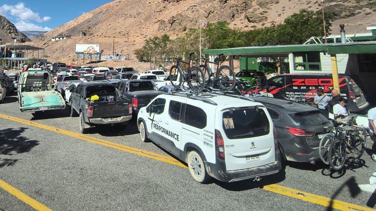 Quiso pasar de Mendoza a Chile un cargamento insólito: descolocó a los carabineros y fue detenido