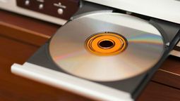 Quien tiene un reproductor de DVD viejo en casa tiene un tesoro: por qué y para qué sirve