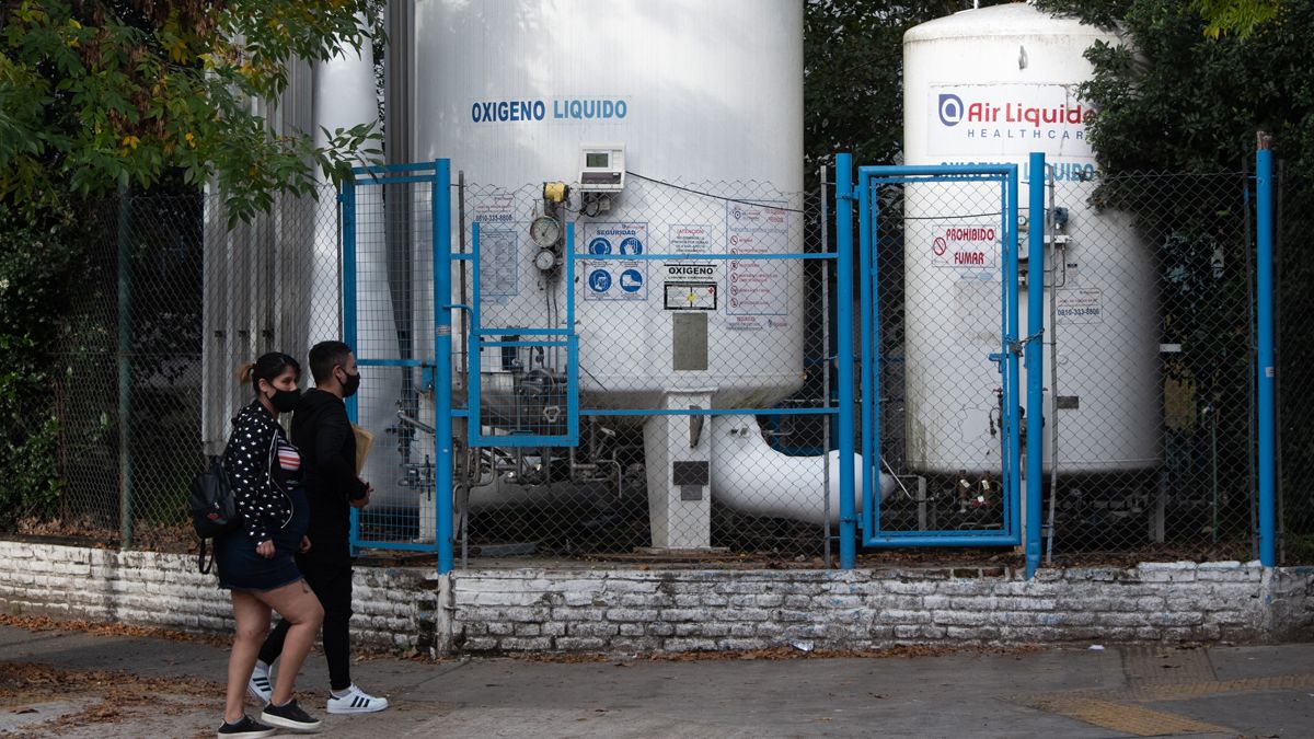 Un empresario local, distribuidor de oxígeno medicinal, explicó cuales son las falencias en la provisión del gas, fundamental en esta segunda ola de la pandemia de coronavirus.