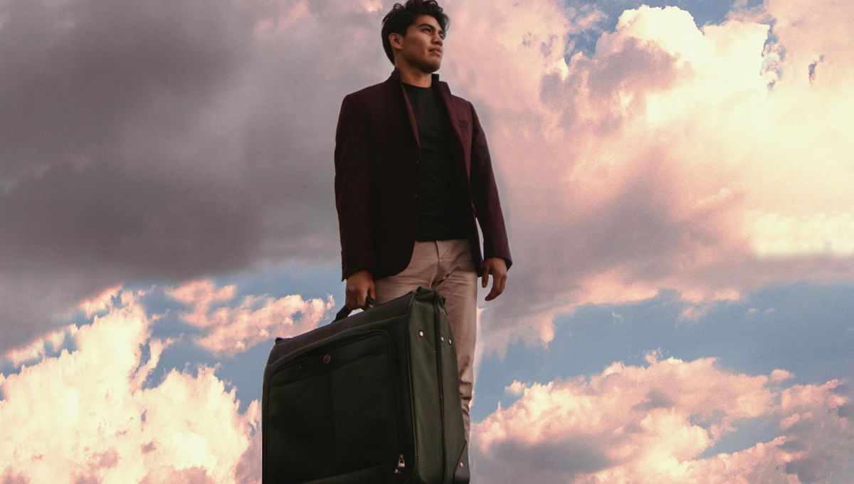 Los comienzos nuevos rara vez llegan envueltos en alegría inmediata. Suelen vestirse de pérdida, de incertidumbre. Los comienzos nuevos rara vez llegan envueltos en alegría inmediata. Suelen vestirse de pérdida, de incertidumbre.