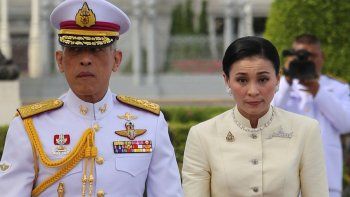 La historia de la azafata que se convirtió en la nueva reina de Tailandia