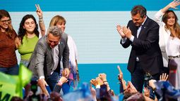 Sergio Massa busca el voto del peronismo no k, el radicalismo y la Izquierda para ganarle a Javier Milei.
