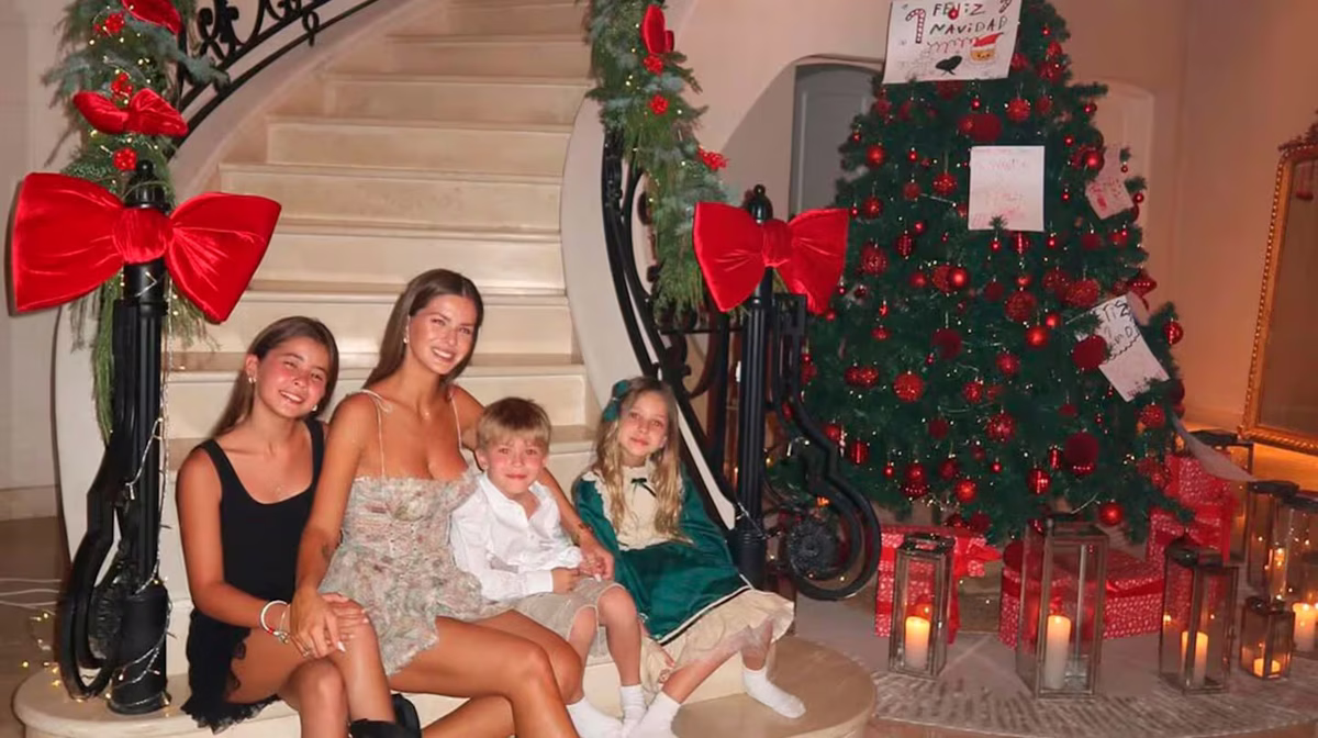 China Suárez cuestionada por el look de su hija Magnolia en Navidad.