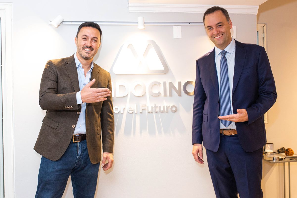 Manuel Adorni junto a Luis Petri en Mendoza. El economista figura como uno de los candidatos a ocupar el rol de vocero presidencial. Manuel Adorni junto a Luis Petri en Mendoza. El economista figura como uno de los candidatos a ocupar el rol de vocero presidencial.